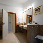 Intini בית הארחה 3*